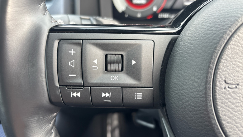 Nissan Qashqai 1.3 DiG-T MH Tekna 5dr Petrol Hatchback